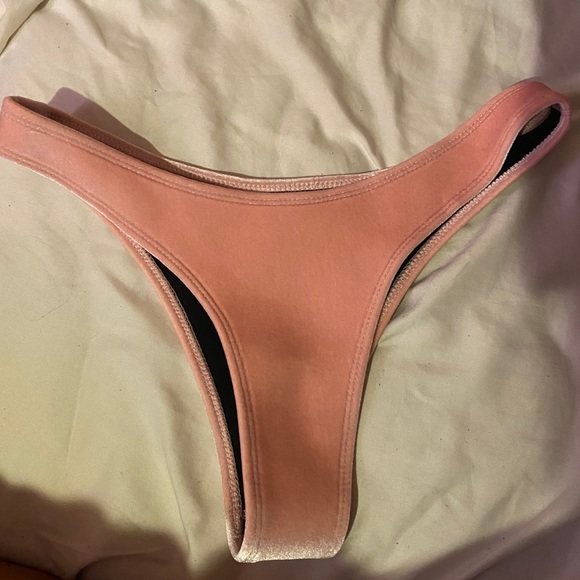 Hoaka Swim: Pink Velvet Bikini Set - Picture 8 of 9